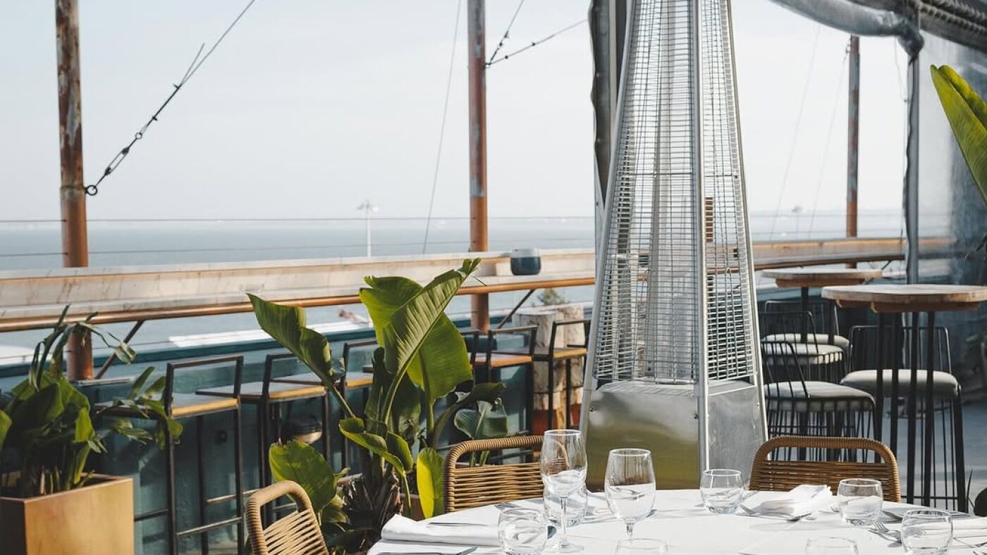 rooftop dans alfama bar ferroviario